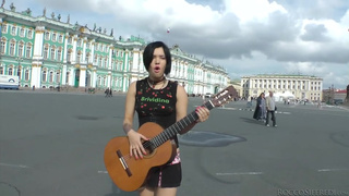 Русскую суку дрючат в рот и попку без презерватива