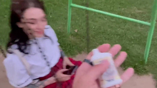 Или отсосёшь мне на крыше, или отшлёпаю — выбирай, обворожительная