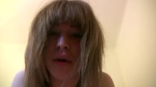 Рыжая Девчуля Занимается Сексом В Спальне