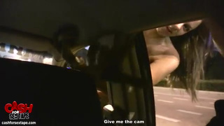 Высокая тощая малышка не против отдаться молодому человеку