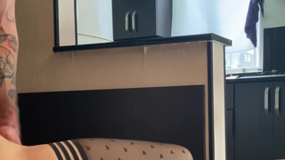 Студент, говорю прямо — пятёрку поставлю, если стояк достанешь