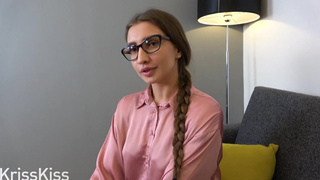 Посадил репетиторшу сынка на хуек — заодно и сам английский подтянул