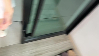 Вот же блядь! Публично ходит со кончей на лице и не стесняется