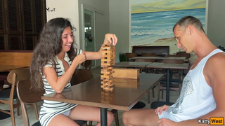 Проиграла — давай свой анал, подруге в попу я ещё не кончал