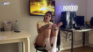 Склонил к сексу, применив шантаж — да, понравилась мне, мой типаж