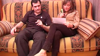 Брюнет нежно чпокнул пещерку спящей Даши